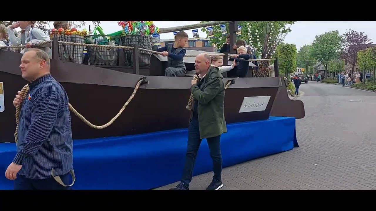 Optocht Koningsdag 2025 Genemuiden