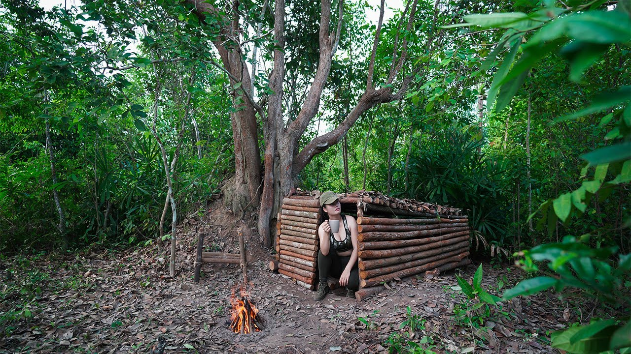 Solo Bushcraft Camp - Build Super Shelter in Raiforest - Overnight in my Shelter