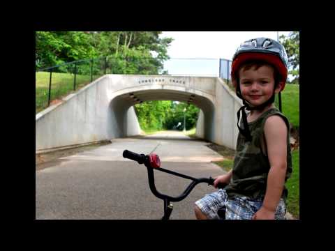 Bicycles as a tool forPantsmunity development | Melody Moody | TEDxJackson