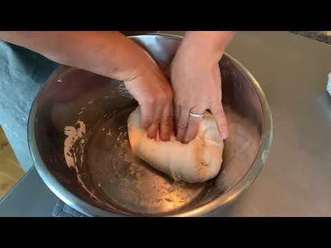 Video: Vad är skillnaden mellan bröd och bakverk?