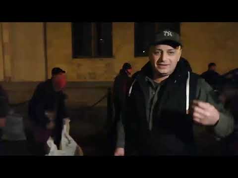 მომიტინგეებმა პარლამენტის უკან სამანქანო გზა გადაკეტეს