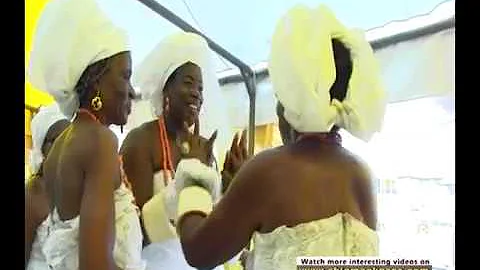 SEE HOW TITLED ONITSHA WOMEN GREET