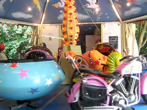 Manege Pour Enfants Parc Des Buttes Chaumont De Paris Youtube Manege Pour Enfants Parc Des Buttes Chaumont De Paris Youtube