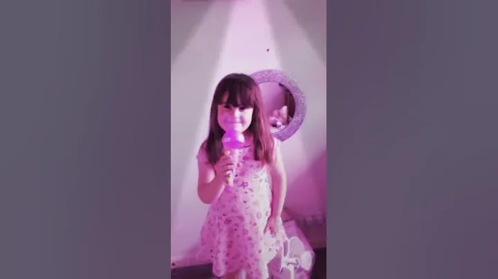 Lauren MacArthur singing trolls