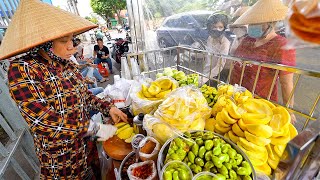 HIDDEN Vietnamese Street Food (You can&#39;t find this on Google Maps)