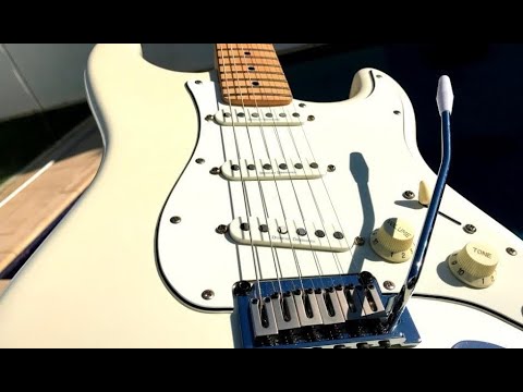 Squire Stratcaster Deluxe white ストラト エレキ Squier Deluxe Stratocaster MN, Pearl White at Gear4music