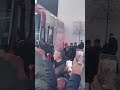 Darwin Nuñez receiving some love from the LFC fans v Brentford