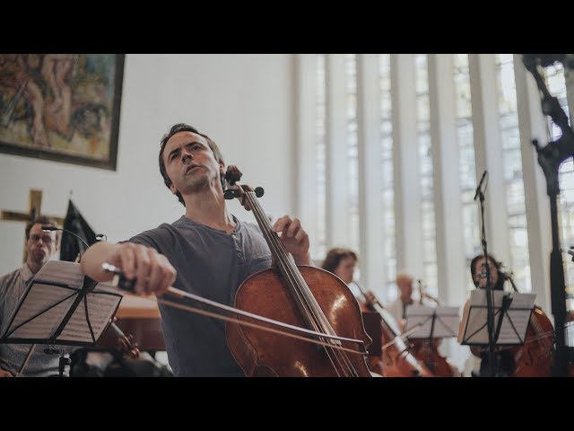 Bach CPE - Concerto pour violoncelle et cordes en La Majeur : 1er mvt  : J.-G.Queyras / Ensemble Resonanz / R.Minsasi