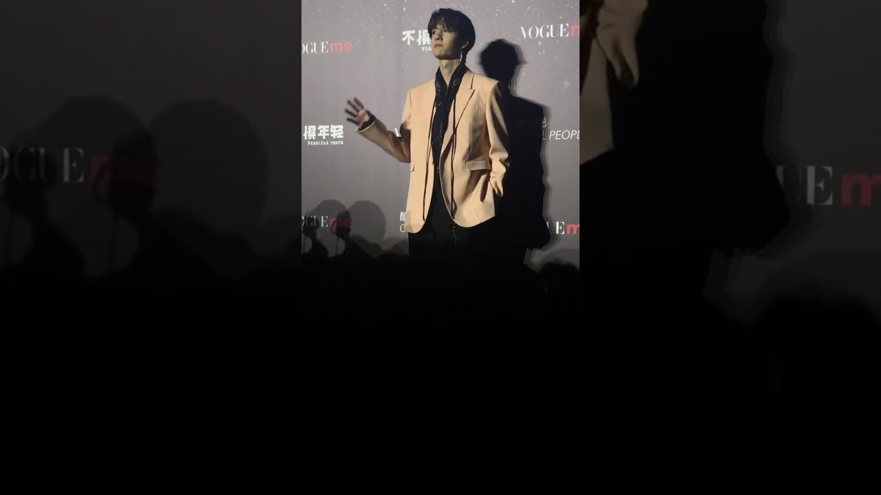 王一博有点高冷 Wang Yibo is a bit cold. camera iphone 8 plus apk