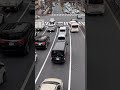 警察 パトカー 救急車が交差点に侵入します!!黒のバンが道を。。パトカーが道開ける!!#緊急出動 #緊急走行 #police #救急車#パトカー #警察24時 #警察 パトロール通れない!!