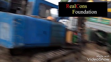 Khoan dẫn phục vụ ép cọc, ép cừ Larsen.