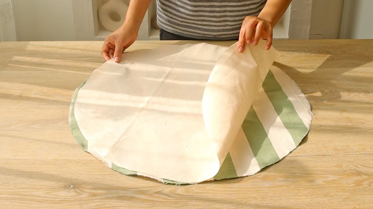 Una Forma Fácil de Hacer un Bolso con Dos Círculos de Tela
