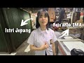 Istri Jepang beli baju SMA di pasar buat apaaa?? hahaha