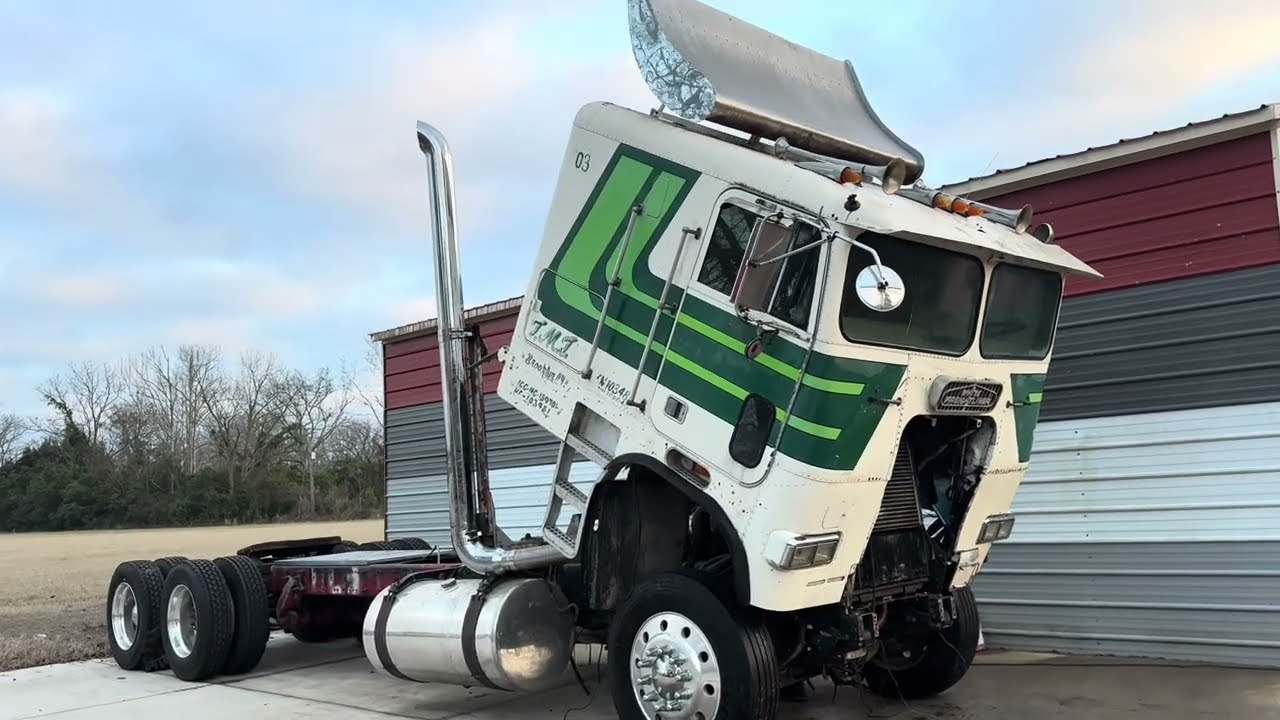 1984 Cabover Freightliner Update And First Start In Years 