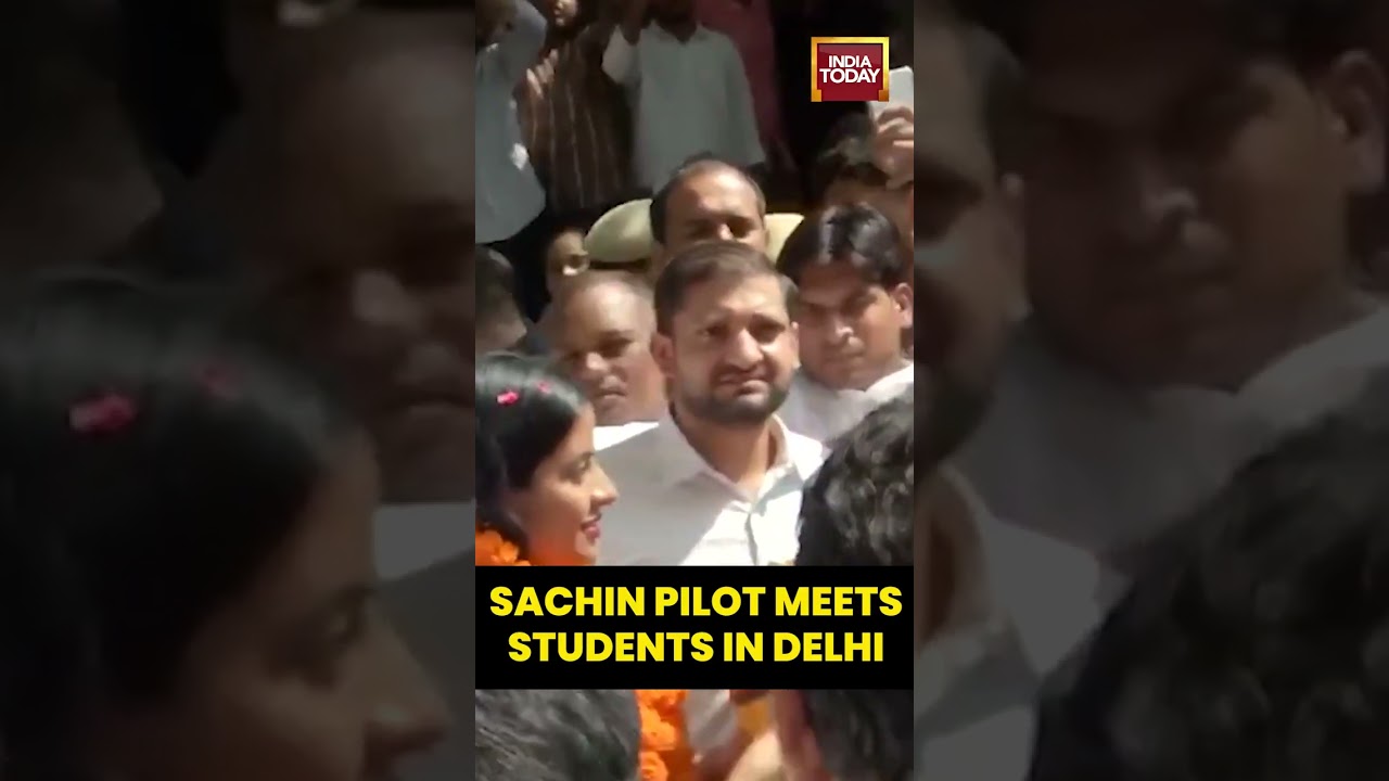 Congress Leader Sachin Pilot Meets Students in Delhi | 
