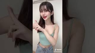 きゅっと締まったくびれと柔らかそうに揺れてるお胸がグッド＃shorts　♯315