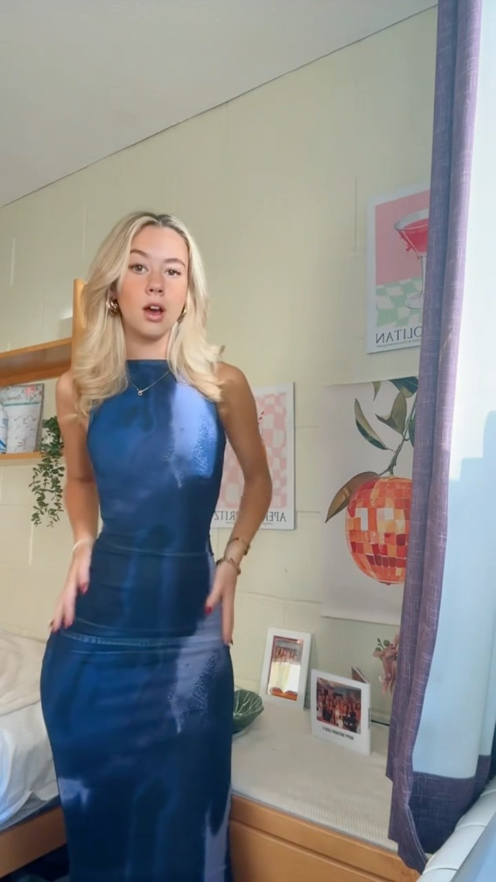 Rate my dress ?