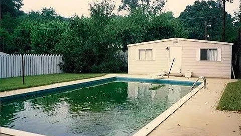 Elvis Inside Look at Vernon's Home on Dolan Spa Gu...