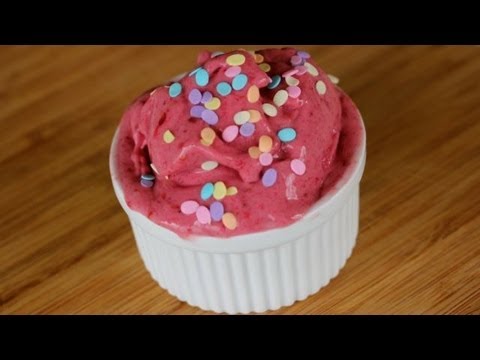 वीडियो: केला रास्पबेरी आइसक्रीम