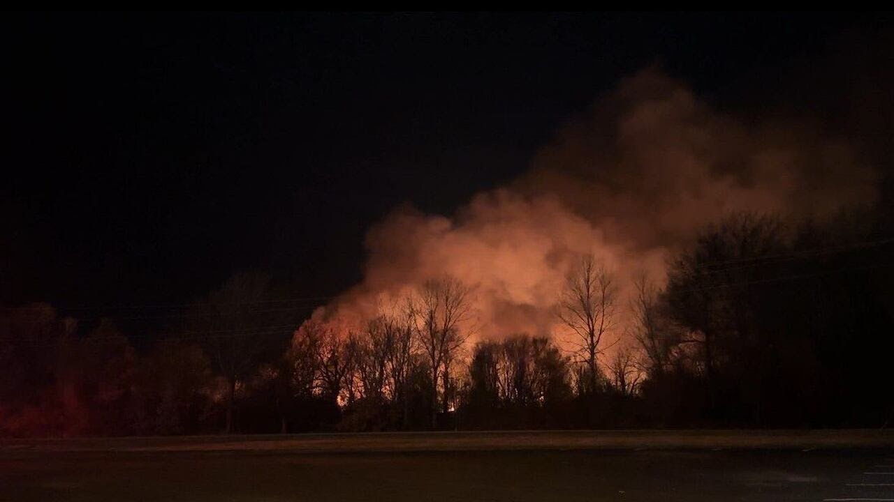 Crews respond to large brush fire - YouTube