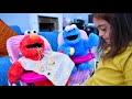 Pretend Play Feeding  Baby Elmo