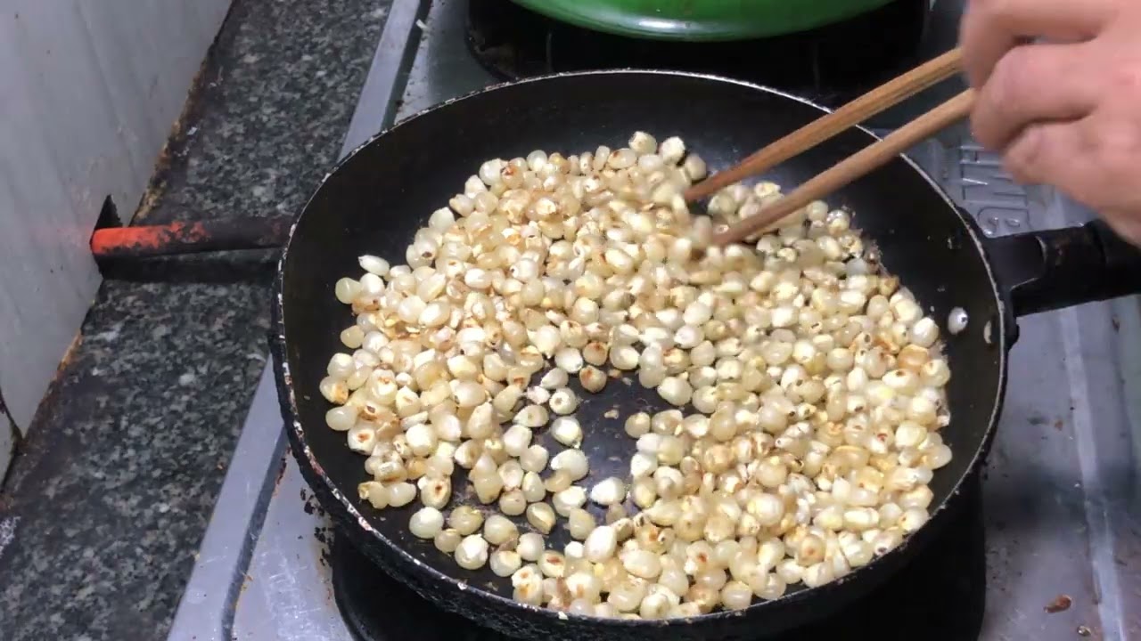 ذرة لزجة مقلية مقرمشة