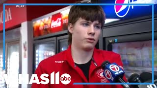 Saksi mata menceritakan kekacauan selama penembakan pertandingan hoki di Rhode Island. screenshot 5