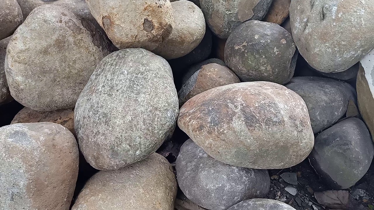 pa gk ingin tau cara pembuatan wastafel batu kali!!.. .  inilah lokasi bahan & proses pembuatanya