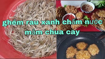 Mùa nước nổi ra đồng kéo tép rong về lăn bột chiên giòn