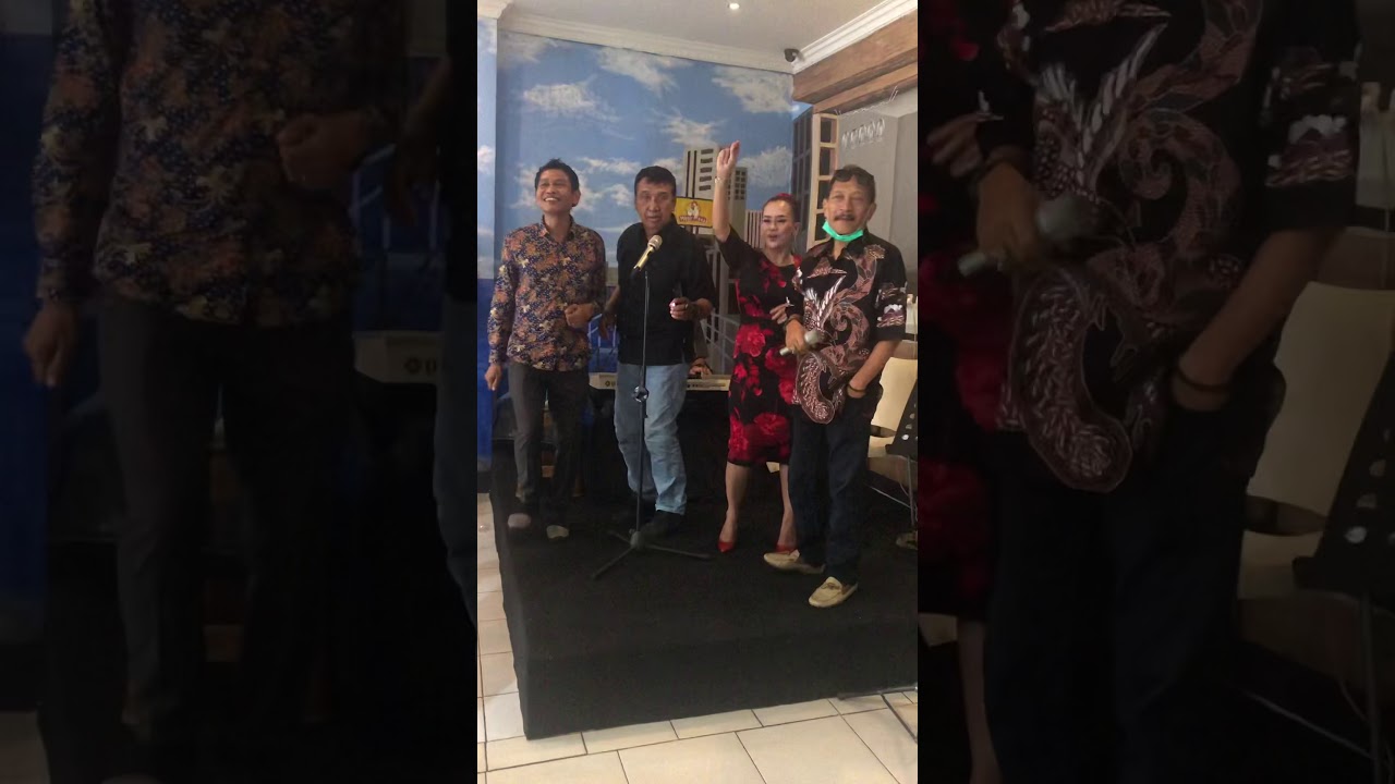 Keseruan di AYAM KAMPUNG MBAK MAYA