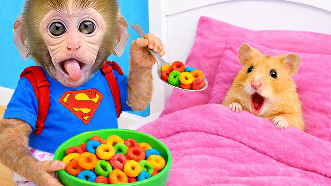 يتعلم القرد الصغير بون بون كيفية رعاية طفل صغير ويطعمه بزجاجة ذهبية | Bon Bon Arabic