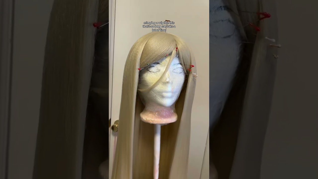 don’t forget a wig brush too! #cosplaywig #cosplaytip #ponytailwig #cosplaygirl #animecosplay