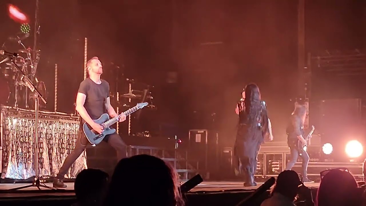 Evanescence - Medley (Lose Control, Part of Me, Never Go Back) 8/20/22 Chicago (Tinley Park), IL