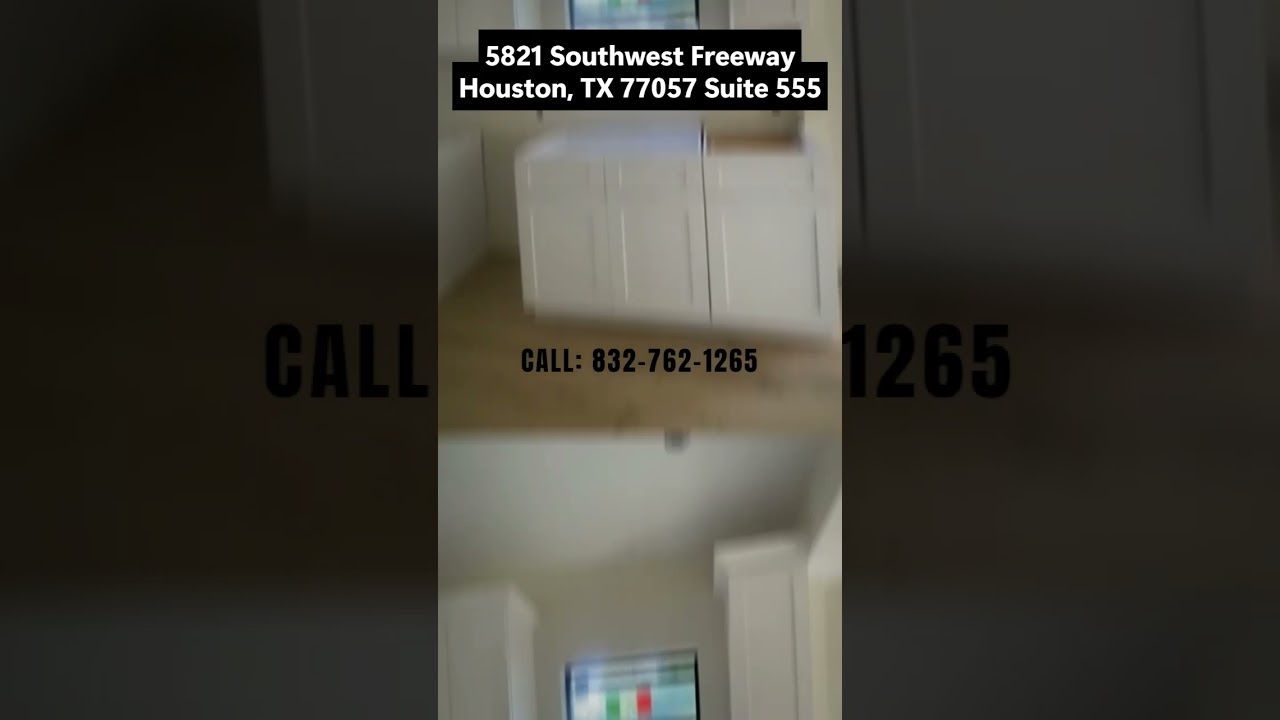 How We Transformed This Houston Kitchen in One Weekend!" 🏡 