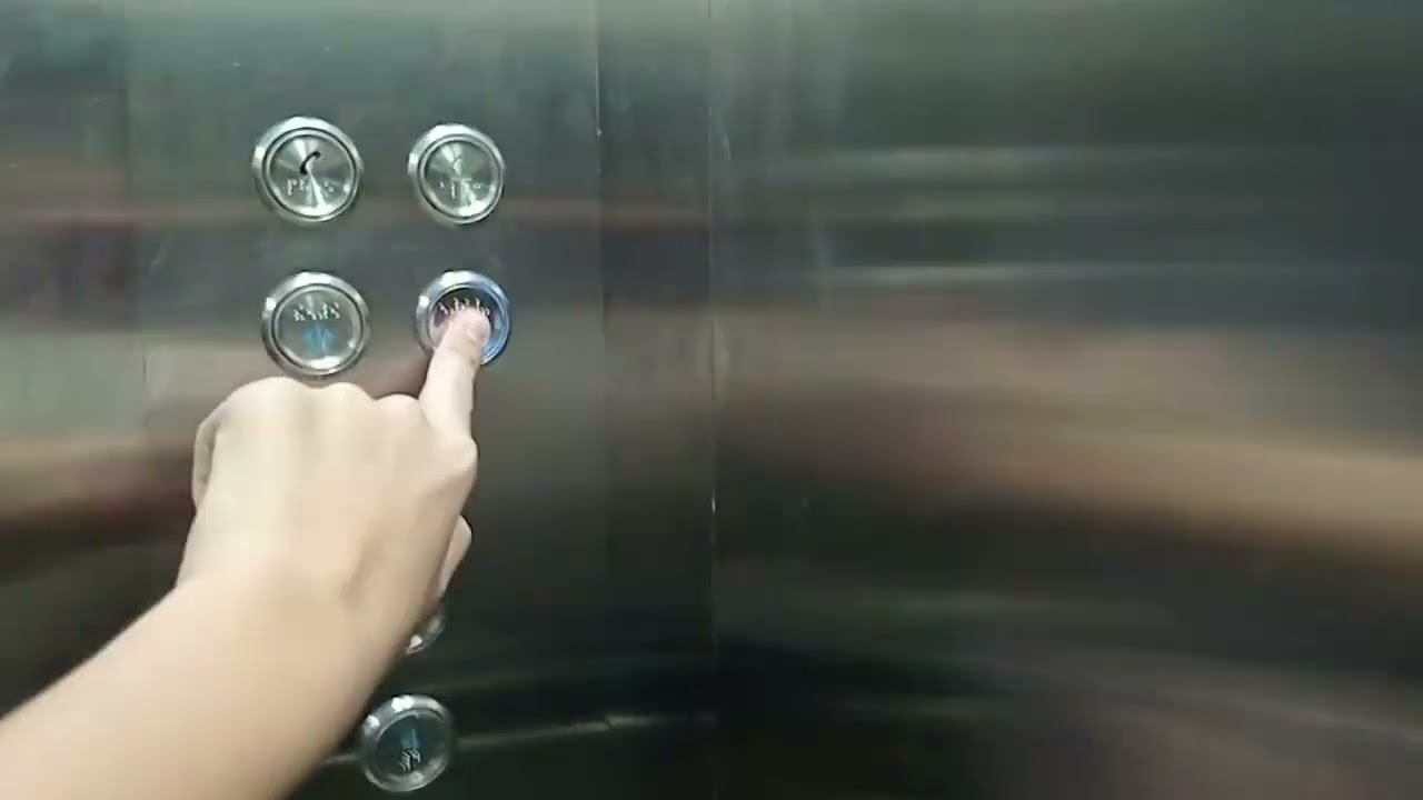 RECH Traction elevator at bengkong Golden bay hotel vs Golden cafe Batam center (Left)