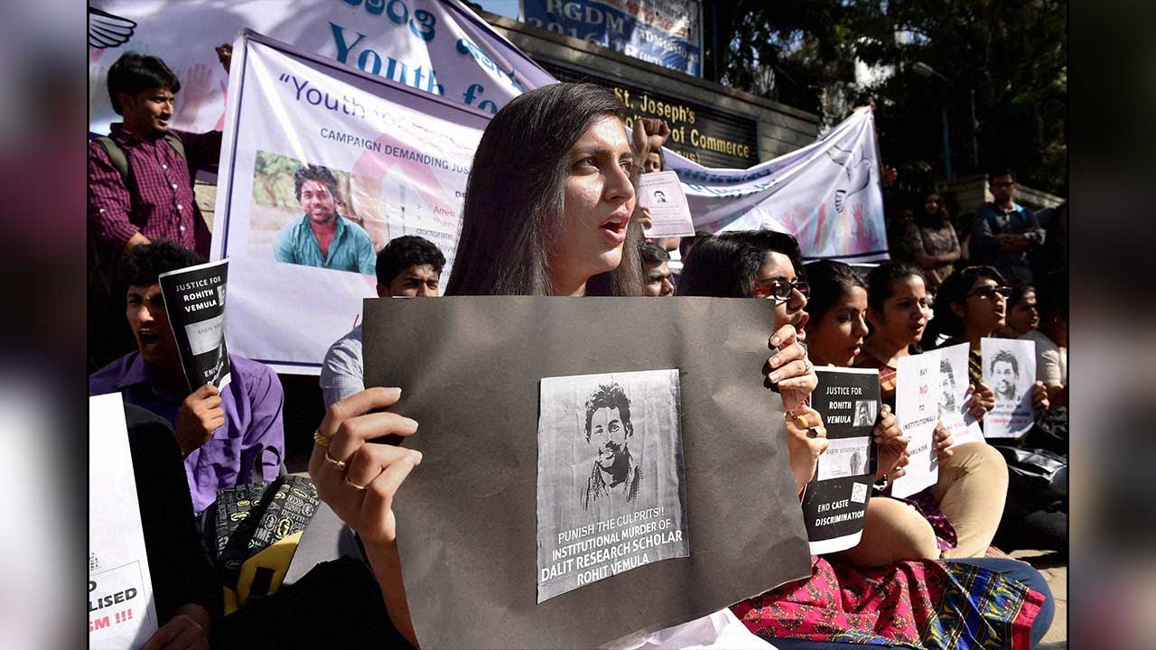 Hyderabad University students ransack VC's office