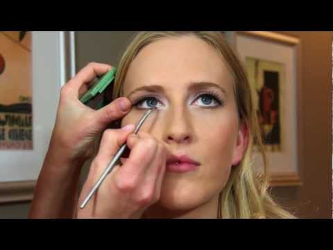 Video: Blake Lively Talte Om Chikanen Fra Makeup-kunstneren