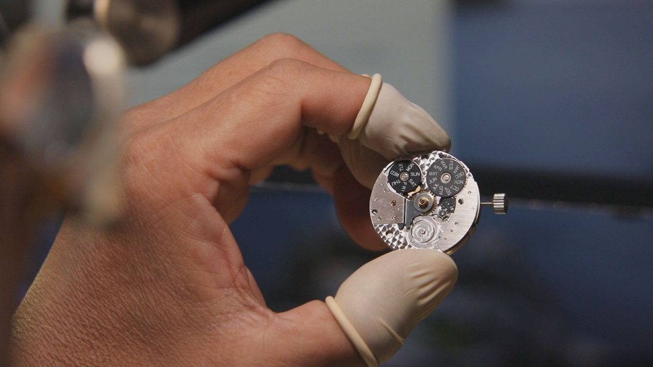 Watch Repairman | The Watch Shop in Minoshima - YouTube