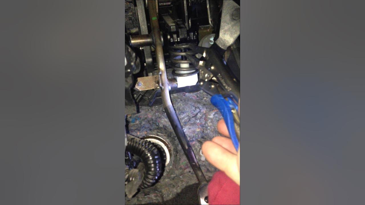 Mustang Clutch Helper Spring Removal. The easy way! YouTube