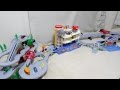 トミカ 峠やまみち トミカビル にぎやかドライブ3台を連結 Tomica トミカ 峠やまみち トミカビル にぎやかドライブ3台を連結 Tomica