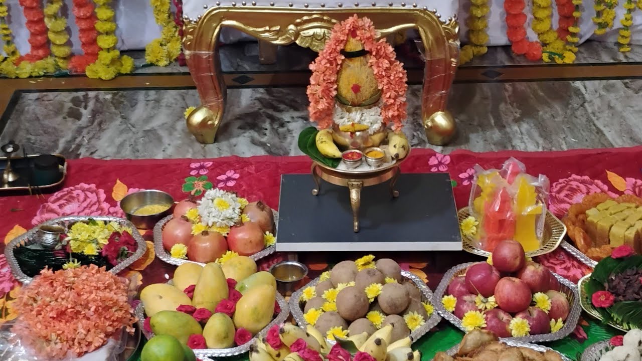 ಹೆಣ್ಣು ಮಕ್ಕಳಿಗಾಗಿ ಈ ವಿಡಿಯೋ ನೋಡಿ. ಹೆಣ್ಣು ಮಗಳು ಋತುಮತಿ ಆದಾಗ ಏನೇನು ಶಾಸ್ತ್ರ ಪದ್ಧತಿ ಪ್ರಕಾರ ಮಾಡಬೇಕು ನೋಡಿ.