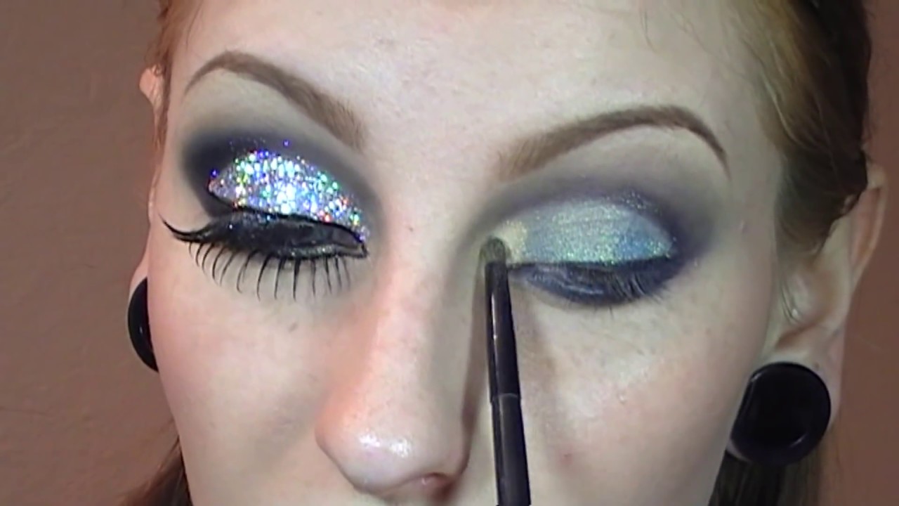 Futuristic 60s Mod Silver MAC 3D Cut Crease Glitter Makeup Tutorial