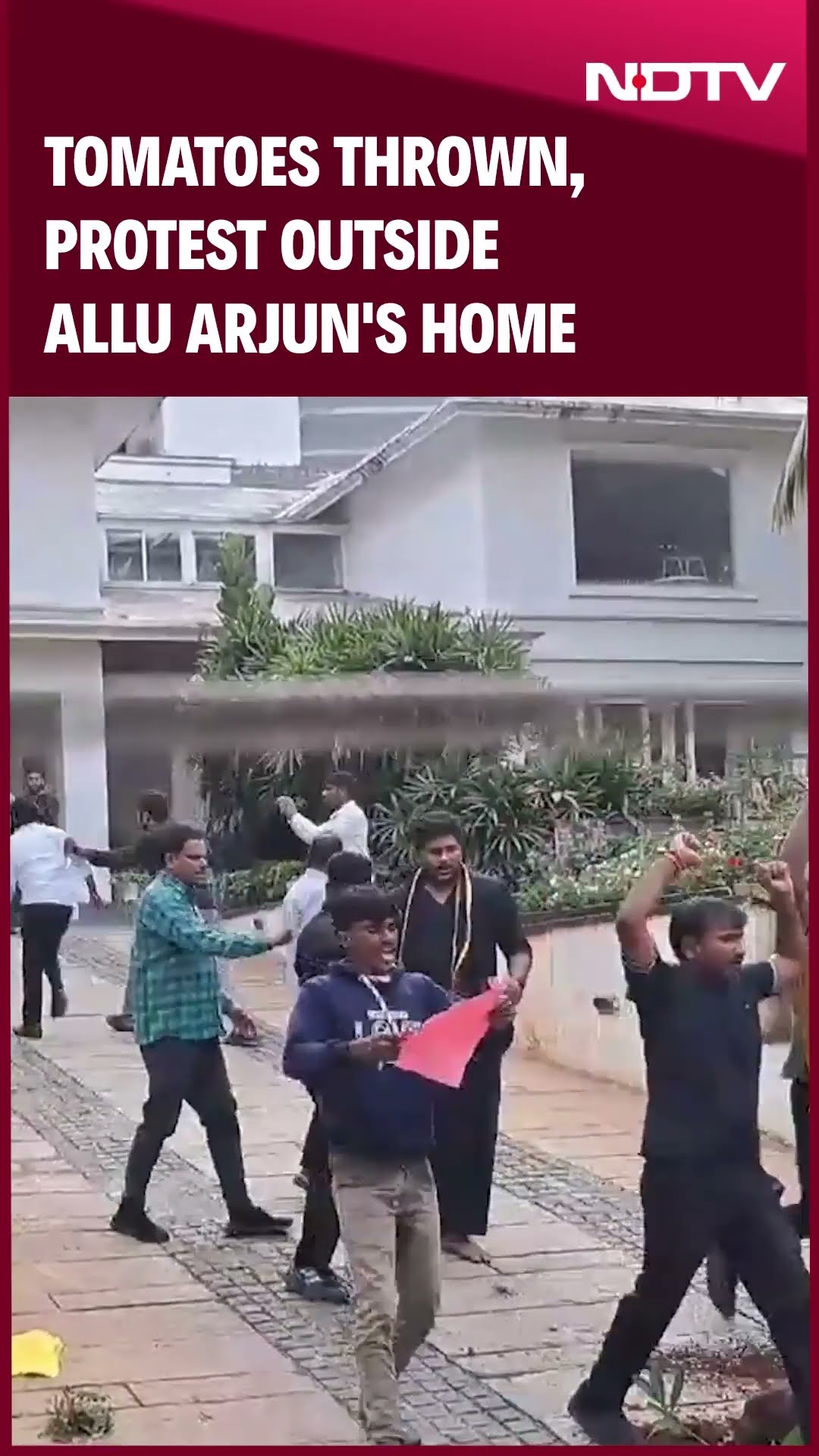 Allu Arjun News | Tomatoes Thrown, Protest Outside Allu Arjun's Home Over Stampede Death