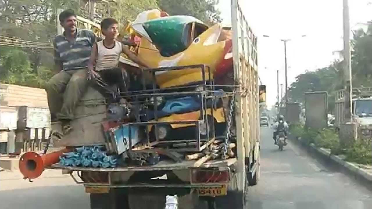 Truck Top Singing In Bangalore Traffic YouTube truck-top-singing-in-bangalore-traffic-youtube