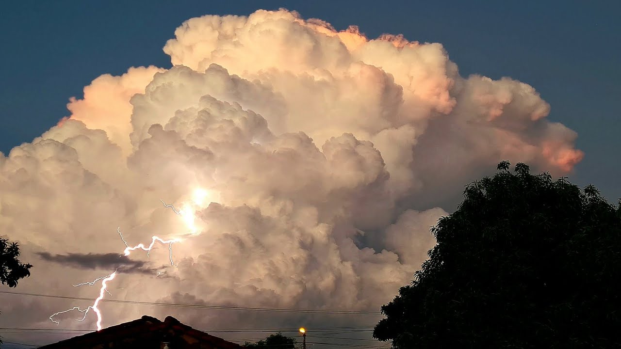 Cumulonimbus en Paraguay 28/02/2023 #storm #cumulonimbus #tormenta #tornado #supercell #tempestade