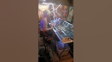 #glitch #noise #ambient #funk #jam #sounddesign #soundscape #experimentalmusic #eurorack  #meditate