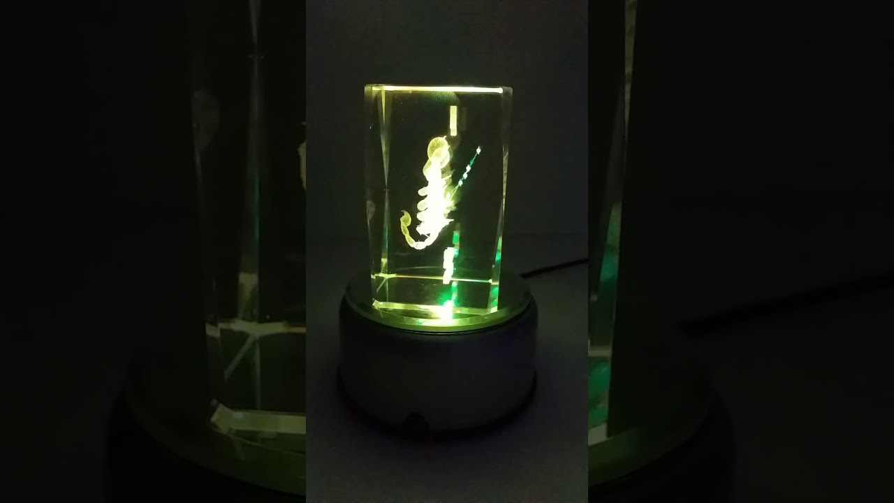 Laser Kristall 3d Glaskristall Mit Sternzeichen Skorpion Mit Led Leuchtsockel Youtube