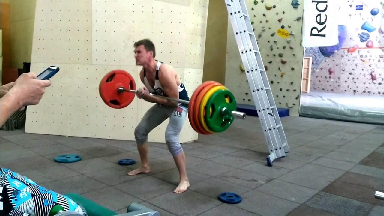 Приседания Зерхера со штангой