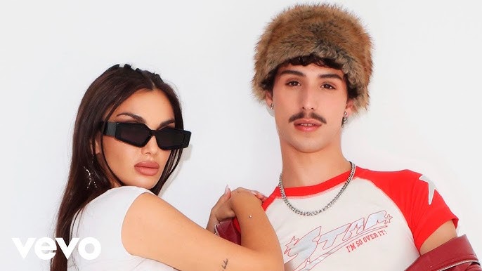 MAYO, Elettra Lamborghini - Castigo (Vídeo Oficial) - YouTube