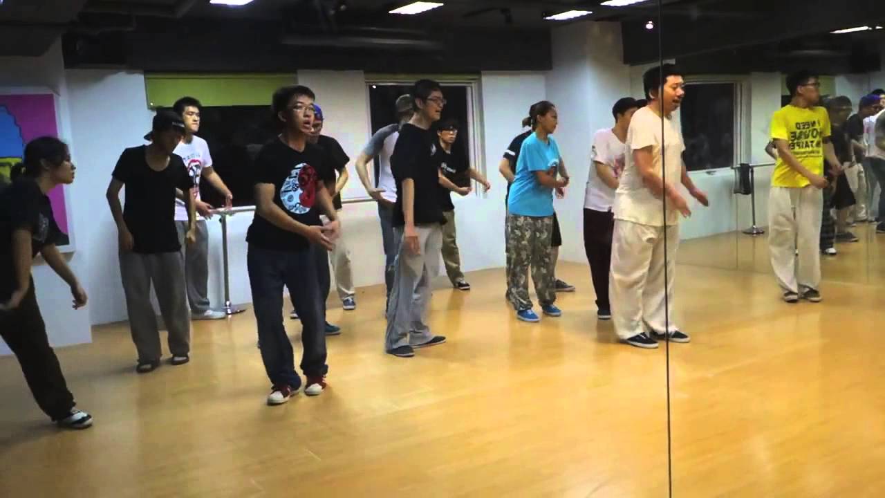 Popping Kwon (Taiwan) Demonstrating Electric Boogaloo Style in Classes